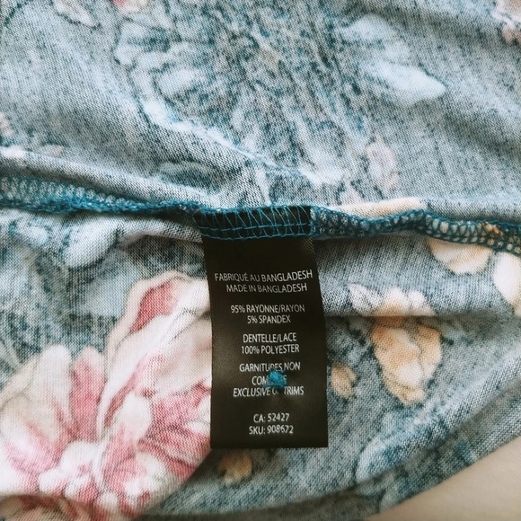Lily Morgan Floral Teal Top  with Lace Back S - Picture 9 of 9